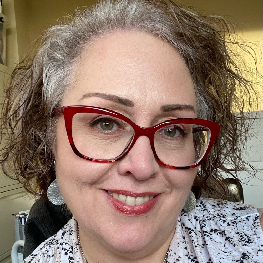 Meet your Posher, Angela